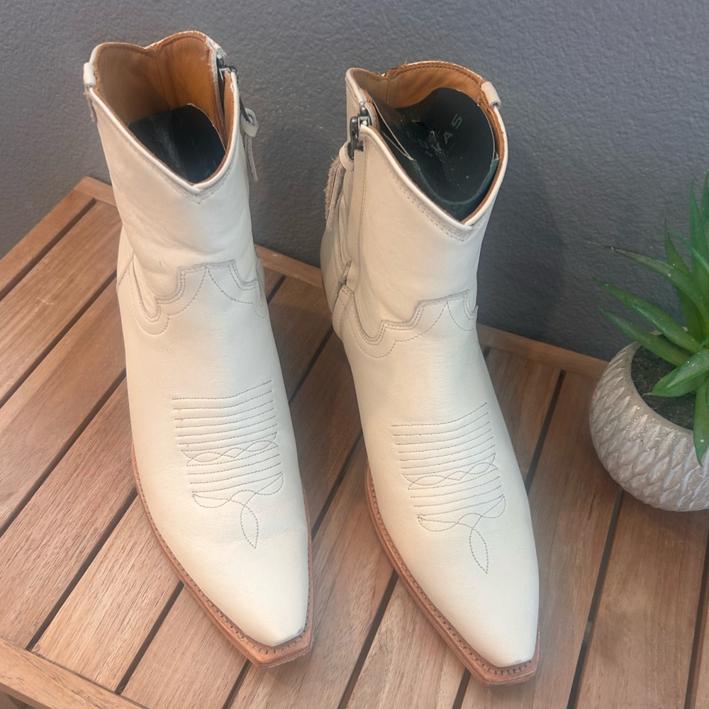 Tecovas "The Daisy Booties" in Bone - Picture 9 of 11